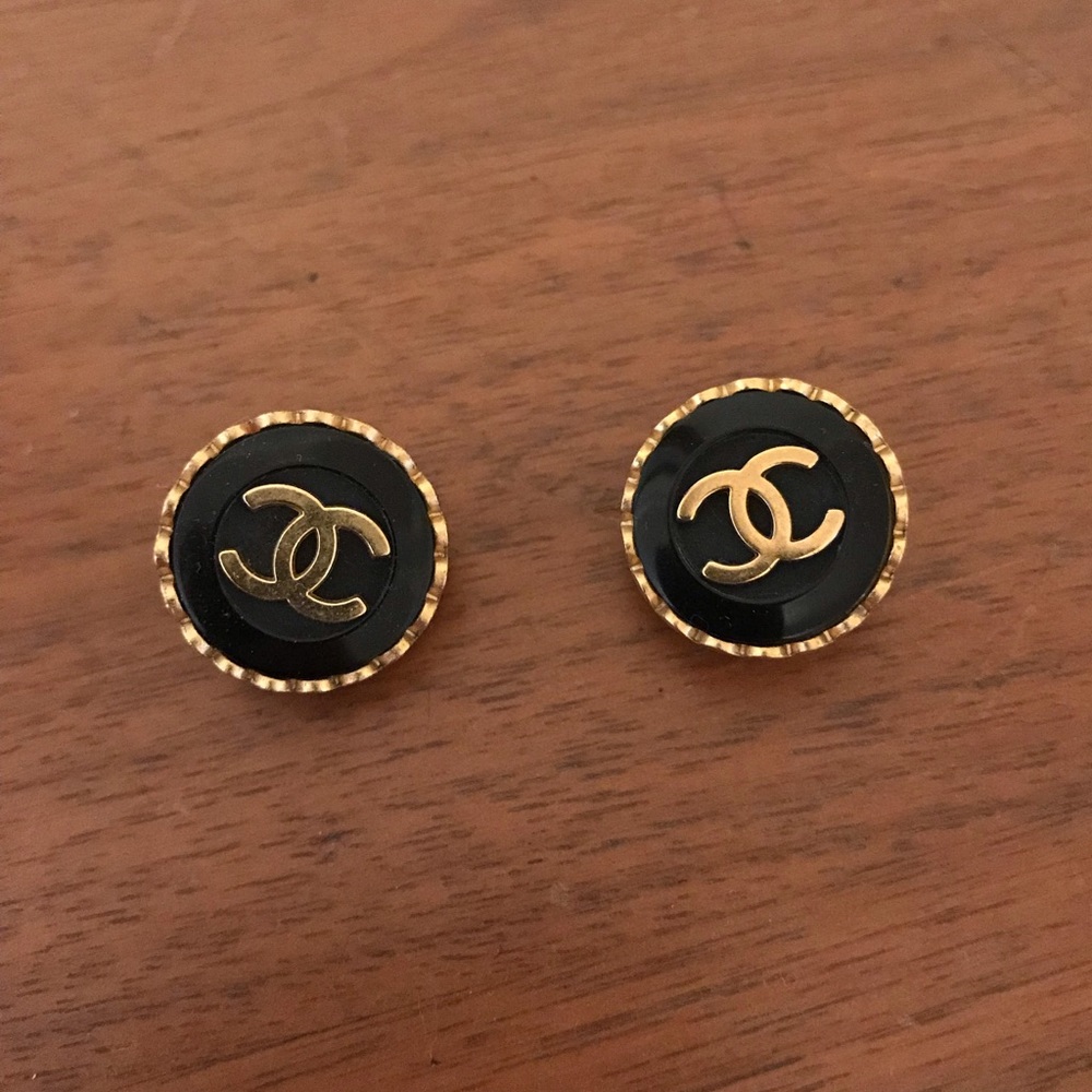 CHANEL clip-on earrings